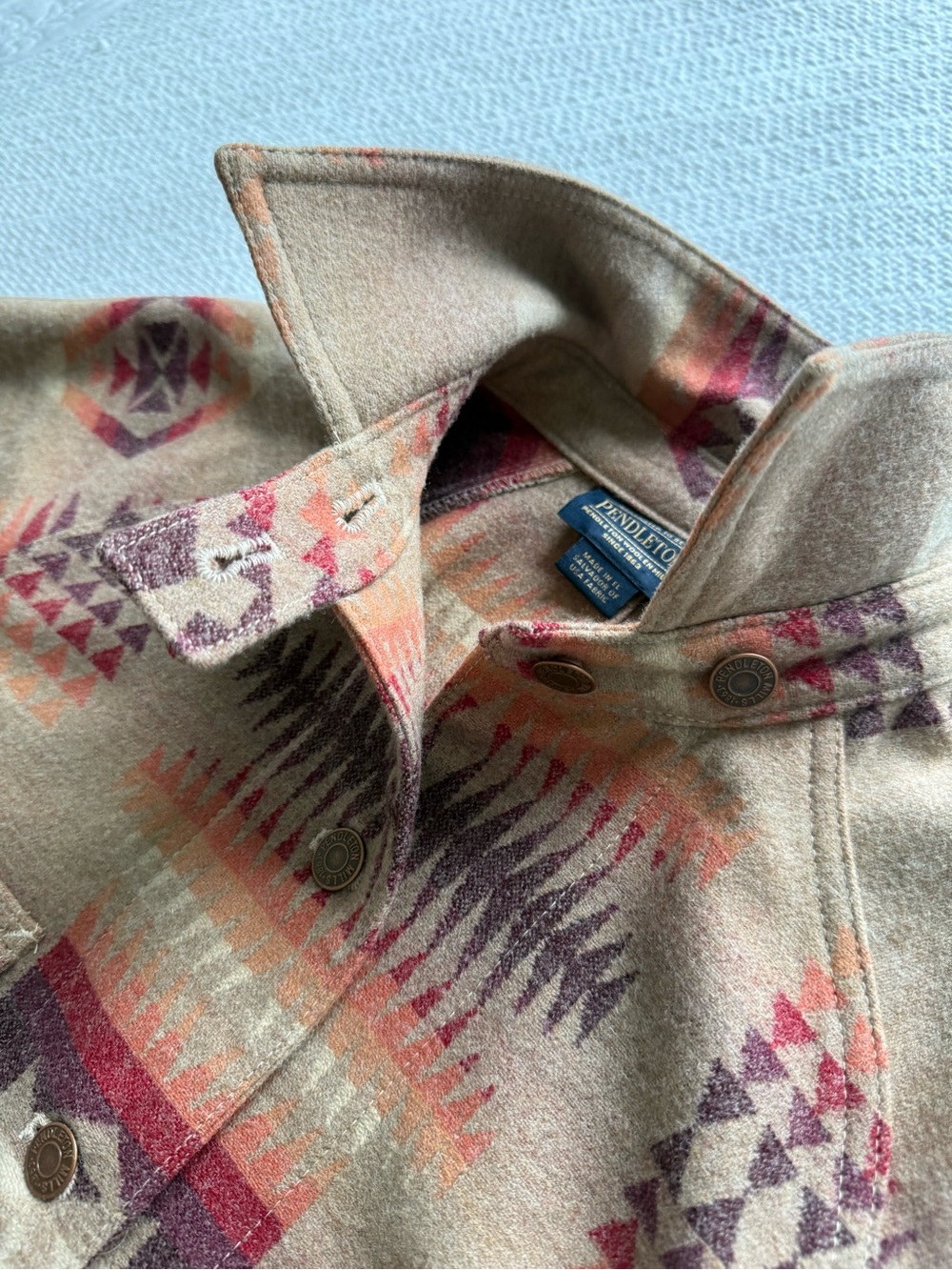 Pendleton 100% virgin wool Jacket / Shacket with button front and pockets - Picture 7 of 11